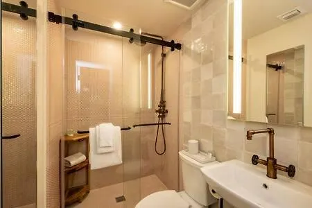 Bunk Room At The Grand Maloney 키웨스트